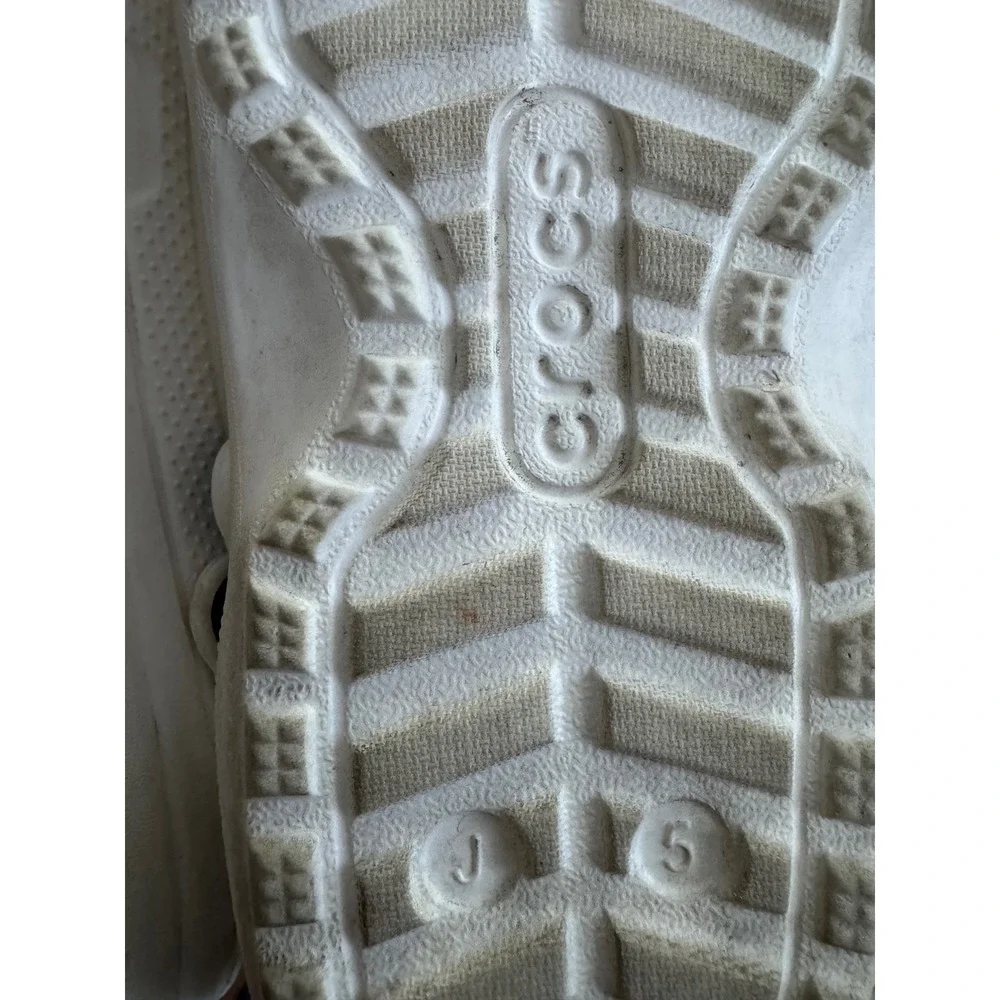 Crocs Kids Classic Fuzz Lined Clog White Grey Fur Size J5 203506-100